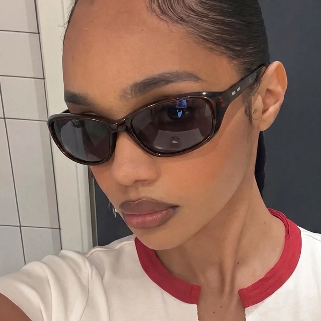 The Y2K Wraparound - Retro Rectangle Sunglasses